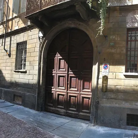 Pertinace Apartament *