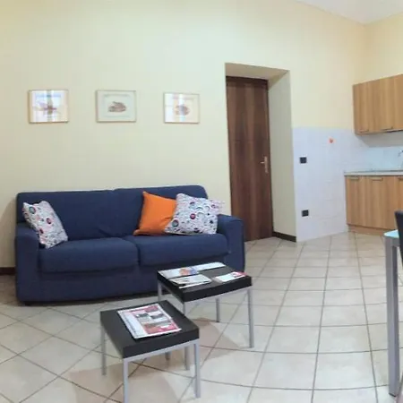 Pertinace Apartament *